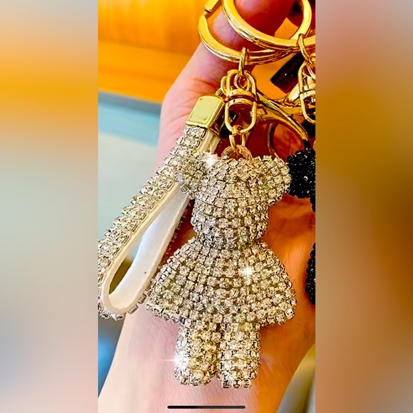 NWT CUTE BEAR FULL OF ARTIFICIAL DIAMONDS CAR KEYCHAIN PENDANT AND BAG ORNAMENT. - Picture 4 of 10